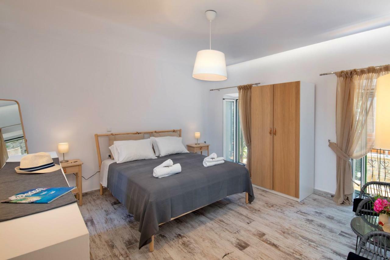 Loggos Couple Suite By Konnect Longós Exteriér fotografie